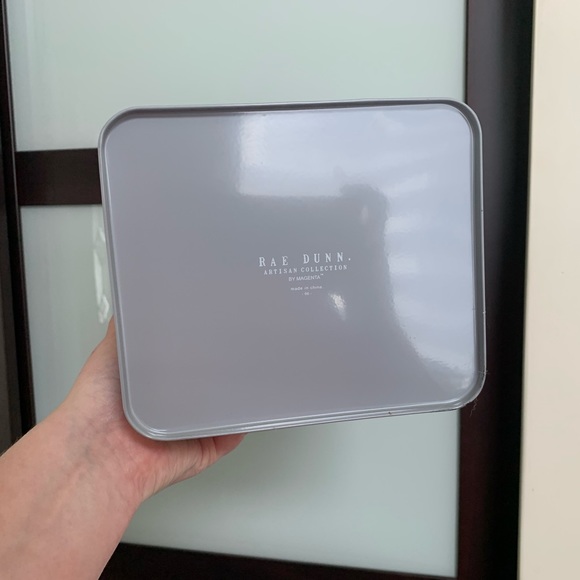 ๐บ๐ธ Rae Dunn CHOW DOWN small pet bin - Picture 3 of 3